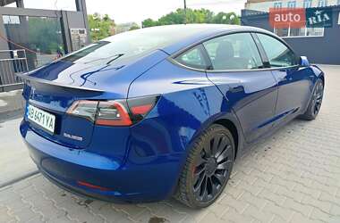 Седан Tesla Model 3 2023 в 