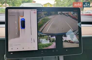 Седан Tesla Model 3 2023 в 