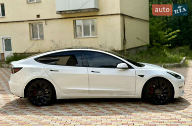 Седан Tesla Model 3 2021 в 