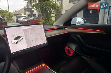 Седан Tesla Model 3 2021 в 