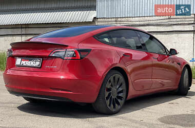 Седан Tesla Model 3 2021 в 