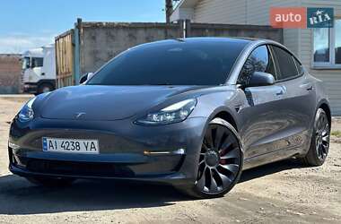 Седан Tesla Model 3 2023 в 