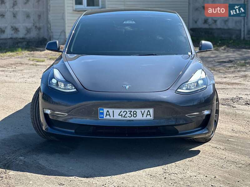 Седан Tesla Model 3 2023 в Фастові