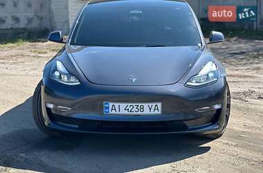 Седан Tesla Model 3 2023 в 