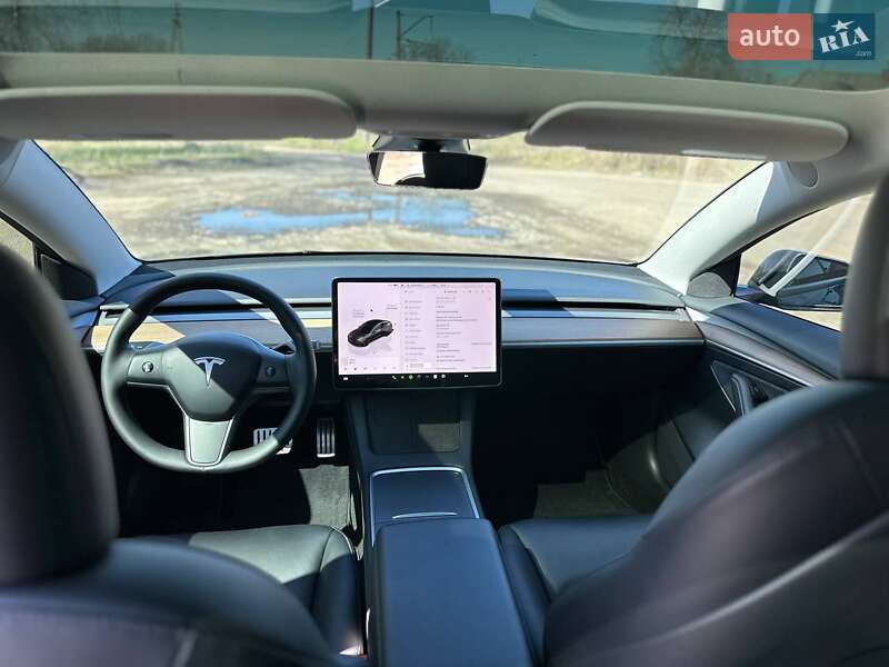 Седан Tesla Model 3 2023 в Фастові