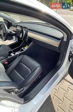 Седан Tesla Model 3 2018 в 