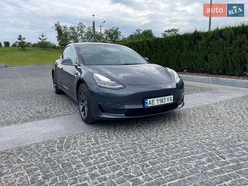 Седан Tesla Model 3 2018 в 