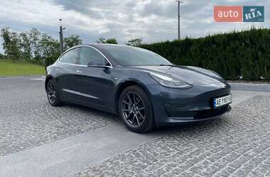 Седан Tesla Model 3 2018 в 