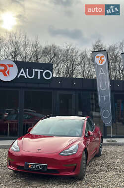 Седан Tesla Model 3 2020 в 