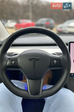 Седан Tesla Model 3 2020 в 