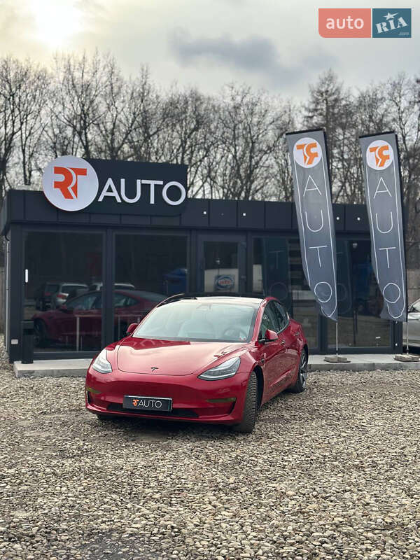 Tesla Model 3 2020