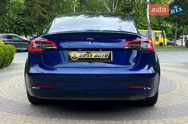 Седан Tesla Model 3 2020 в 