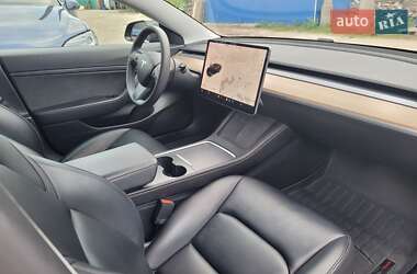 Седан Tesla Model 3 2021 в 