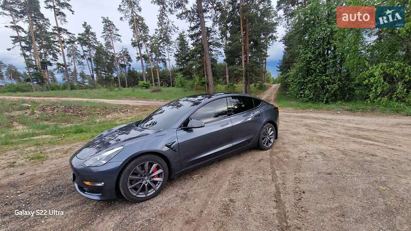 Седан Tesla Model 3 2022 в Киеве