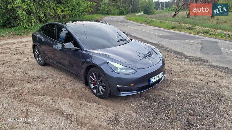 Седан Tesla Model 3 2022 в Киеве