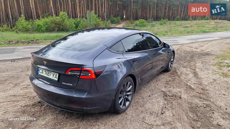 Седан Tesla Model 3 2022 в Киеве