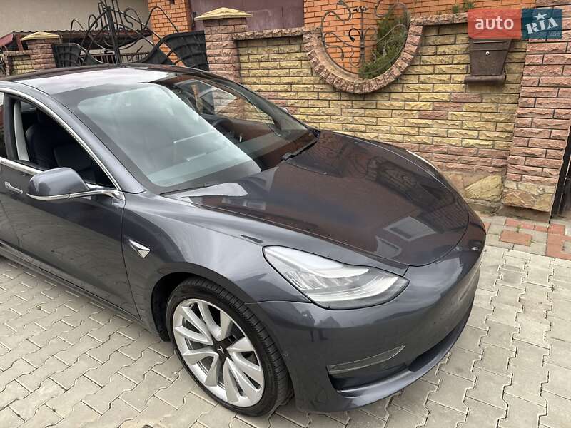 Седан Tesla Model 3 2018 в Хмельницком