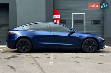 Седан Tesla Model 3 2024 в 