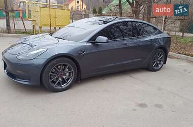 Седан Tesla Model 3 2023 в 