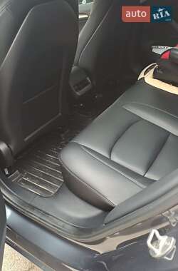 Седан Tesla Model 3 2023 в 