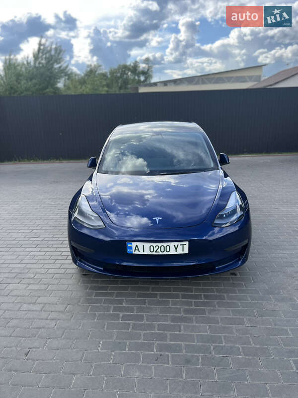 Седан Tesla Model 3 2022 в Березане