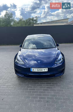 Седан Tesla Model 3 2022 в 