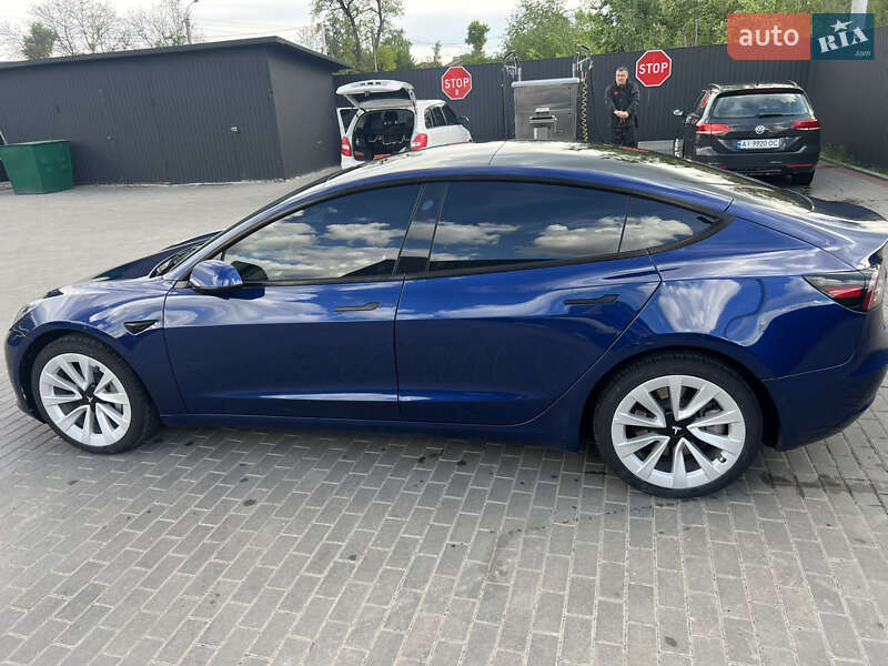 Седан Tesla Model 3 2022 в Березане
