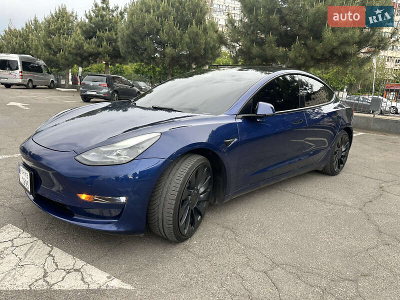 Седан Tesla Model 3 2022 в Одессе