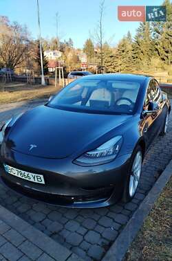Седан Tesla Model 3 2019 в 
