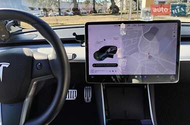 Седан Tesla Model 3 2019 в 