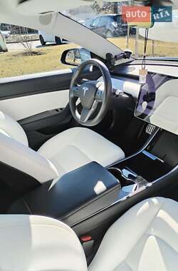 Седан Tesla Model 3 2019 в 