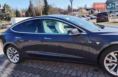 Седан Tesla Model 3 2019 в 