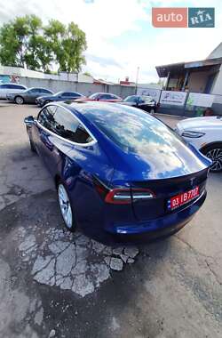 Седан Tesla Model 3 2019 в 