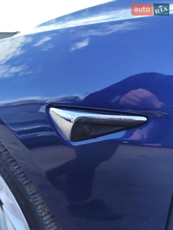 Седан Tesla Model 3 2019 в Чернигове