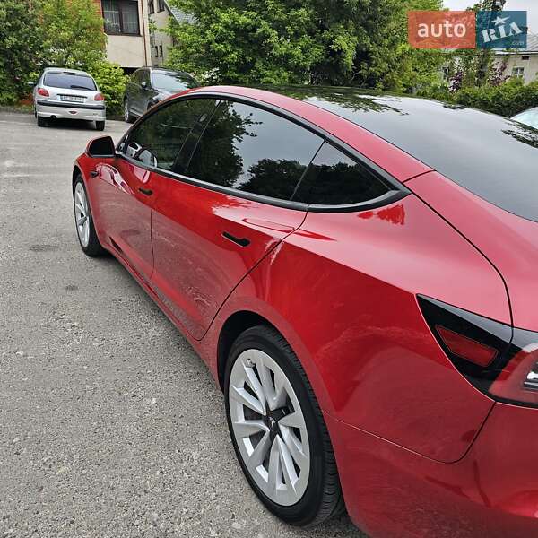 Седан Tesla Model 3 2023 в Львове