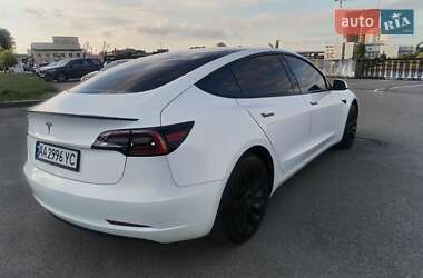 Седан Tesla Model 3 2023 в 