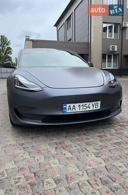 Седан Tesla Model 3 2020 в 