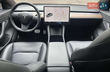 Седан Tesla Model 3 2020 в 