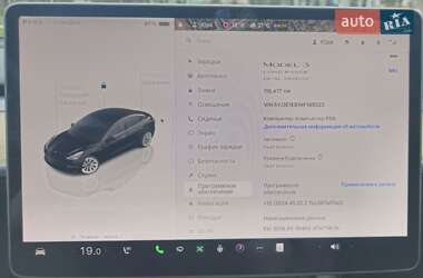 Седан Tesla Model 3 2022 в 