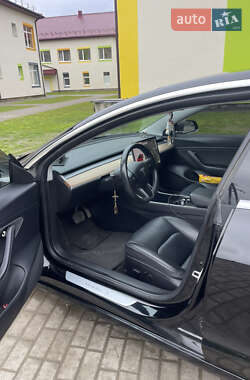 Седан Tesla Model 3 2019 в 