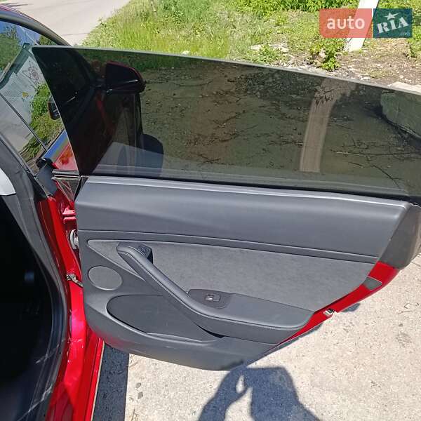 Седан Tesla Model 3 2021 в Києві