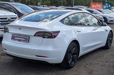 Седан Tesla Model 3 2021 в 
