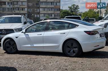 Седан Tesla Model 3 2021 в 