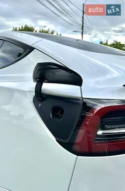 Седан Tesla Model 3 2022 в 