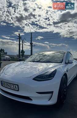 Седан Tesla Model 3 2022 в Тячеві