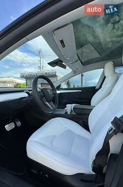 Седан Tesla Model 3 2022 в 