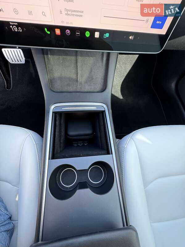 Седан Tesla Model 3 2022 в Тячеве