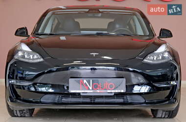 Седан Tesla Model 3 2024 в 