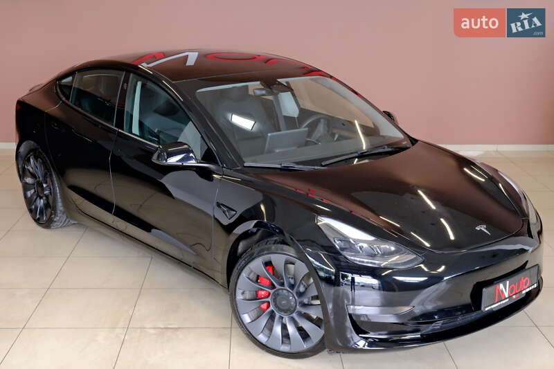 Седан Tesla Model 3 2023 в Одесі