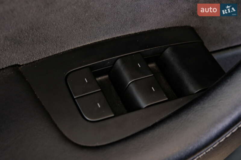 Седан Tesla Model 3 2023 в Одесі